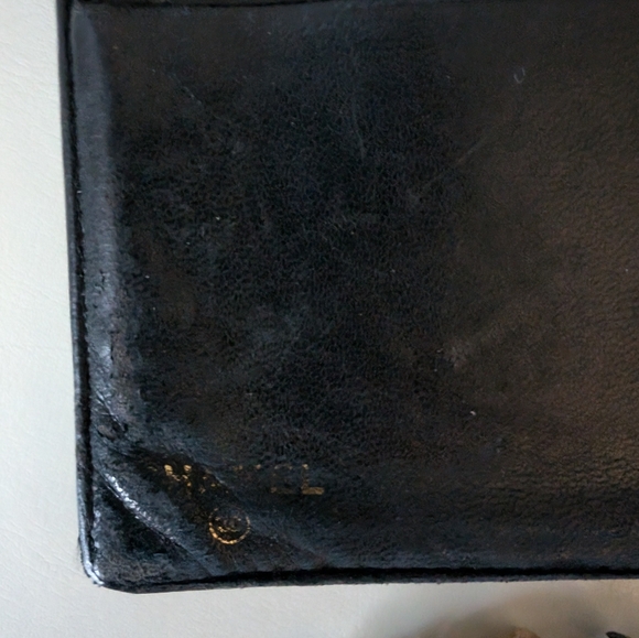 Chanel Caviar Kisslock Wallet. - Picture 9 of 16